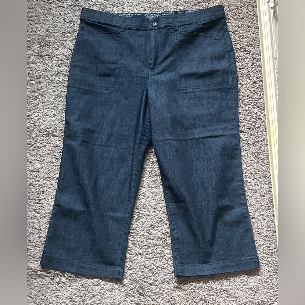 Gloria Vanderbilt Dark Blue Denim Capri Pants
